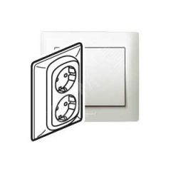 Galea Life Розетка с заземлением 2х2К+З жемчужный LEGRAND 771530