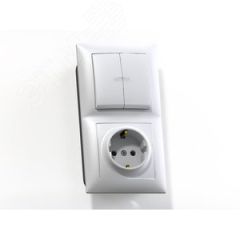 СЕЛЕНА Блок комбинированный с/у выключатель 2-хклавишный с подсвет, +розетка 2К+З БКВР-421, белый Кунцево 8217