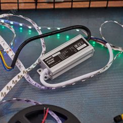 Источник питания тонкий 220 V AC/24 V DC 1 А 24 W с проводами, влагозащищенный (IP67) REXANT 201-024-2