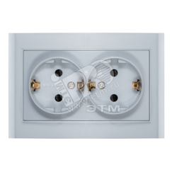 Розетка Бриллиант двойная с заземлением с защитной шторкой серебро Универсал 7949797