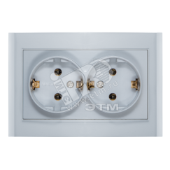 Розетка Бриллиант двойная с заземлением серебро Универсал 7949780