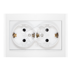 Розетка Бриллиант двойная с заземлением с защитной шторкой белая Универсал 7947540