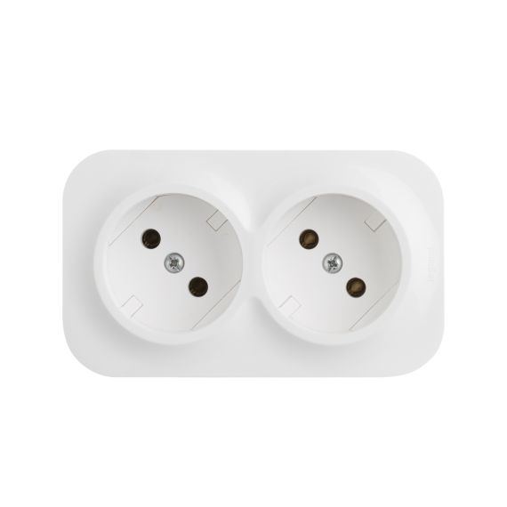 QUTEO Розетка 2-местная для открытой установки без заземления без защитных шторок с предварительным подключением 16А белый QUTEO Розетка 2-местная для открытой установки без заземления без защитных шторок с предварительным подключением 16А белый