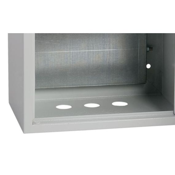 Ввод проводников снизу.