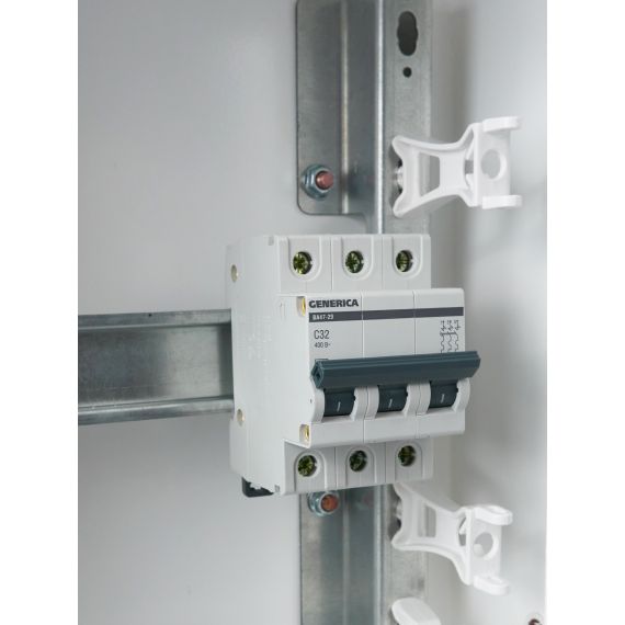 Автоматический выключатель ВА47-29 3Р 32А 4,5кА С GENERICA