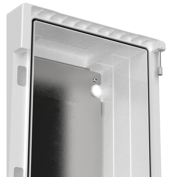 Полиуретановый уплотнитель гарантирует надежную защиту от пыли и влаги (IP66). Козырек над дверью ка