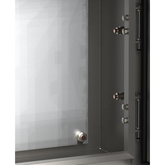 Монтажная панель толщиной 1,5 мм.