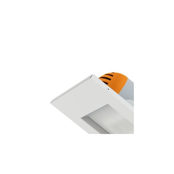 Корпус светильника и накладки из листовой стали выполнен из сплава алюминия толщиной 1,5мм