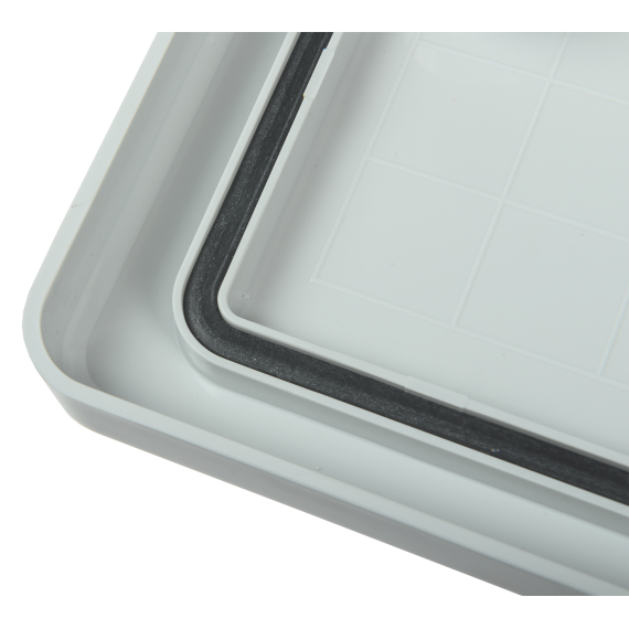 Бесшовный уплотнитель по всему периметру дверцы, нанесенный по технологии «Gasketing»