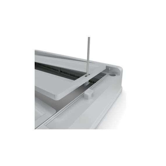 Быстрый доступ внутрь корпуса через съемные пластроны.