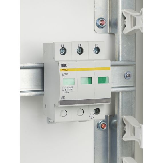 KARAT Ограничитель импульсного перенапряжения ОПС1-C 3P In=20кА Un=400В Im=40кА IEK
