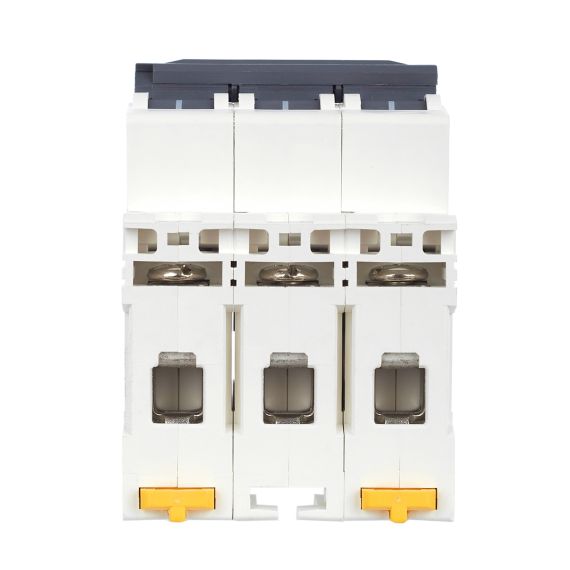 ARMAT Автоматический выключатель M06N 3P D 32А IEK