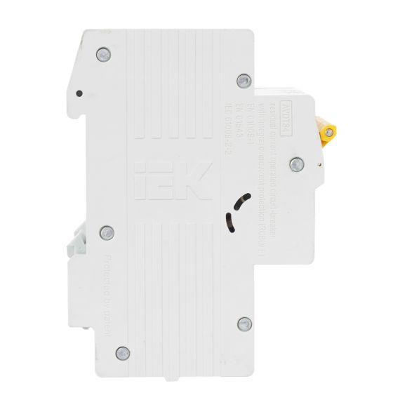 KARAT Автоматический выключатель дифференциального тока АВДТ 34 C25 30мА тип A IEK