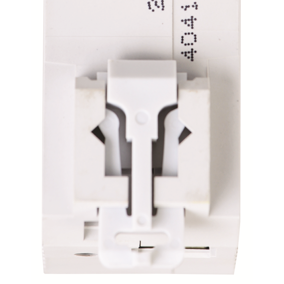 Быстрый монтаж и дополнительная надежность крепления на DIN-рейке с помощью защелки с двойным фиксир