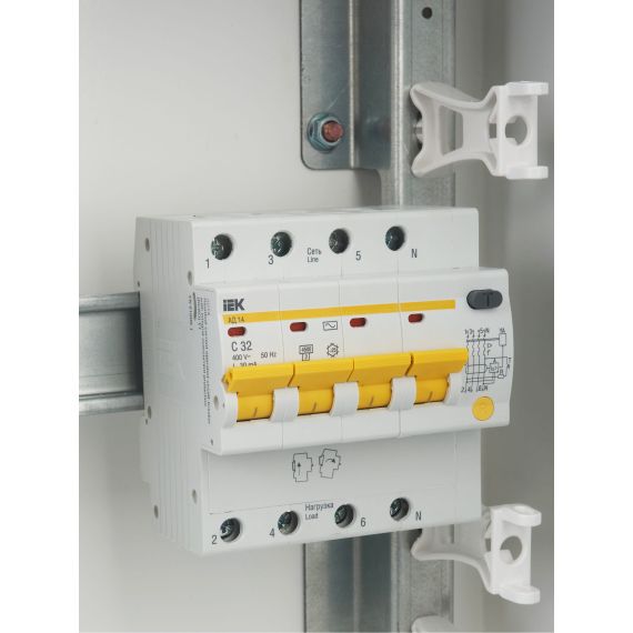 KARAT Дифференциальный автомат АД14 4P 32А 30мА тип AC IEK