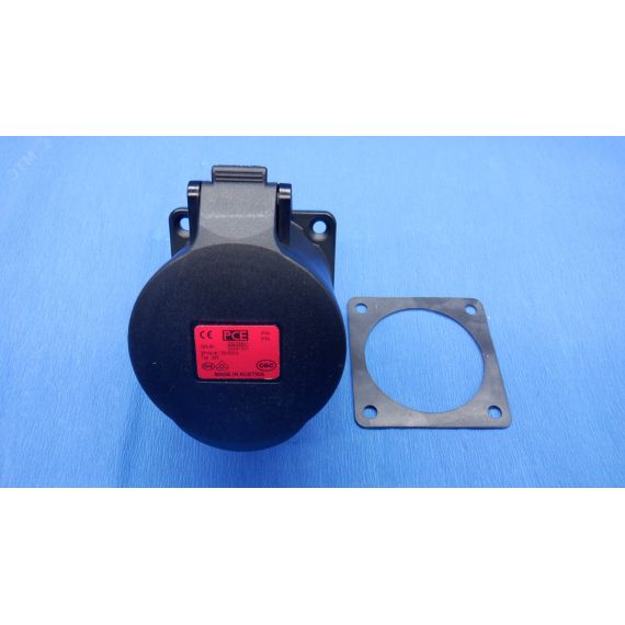 Розетка встраиваемая 32А/400V/3P+N+E/IP44, черная, фланец 70x70 PCE 325-6x