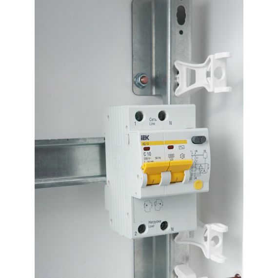 KARAT Дифференциальный автомат АД12 2P 10А 10мА тип AC IEK