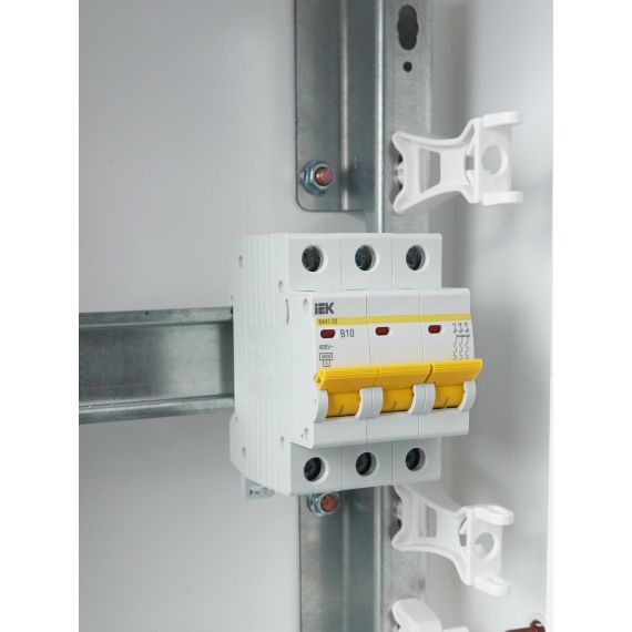 KARAT Автоматический выключатель ВА47-29 3P B 10А 4,5кА IEK