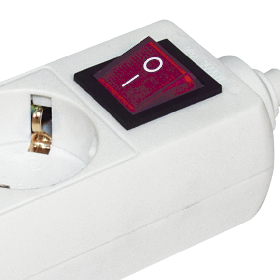 Наличие выключателя позволяет отключать электроприборы, не вынимая вилки из штепсельной розетки