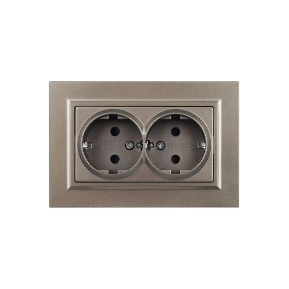 BRITE Розетка 2-местная с заземлением с защитными шторками 16А в сборе РСш12-3-БрШ шампань IEK