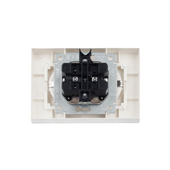 BRITE Розетка 2-местная с заземлением с защитными шторками 16А в сборе РСш12-3-БрЖ жемчуг IEK