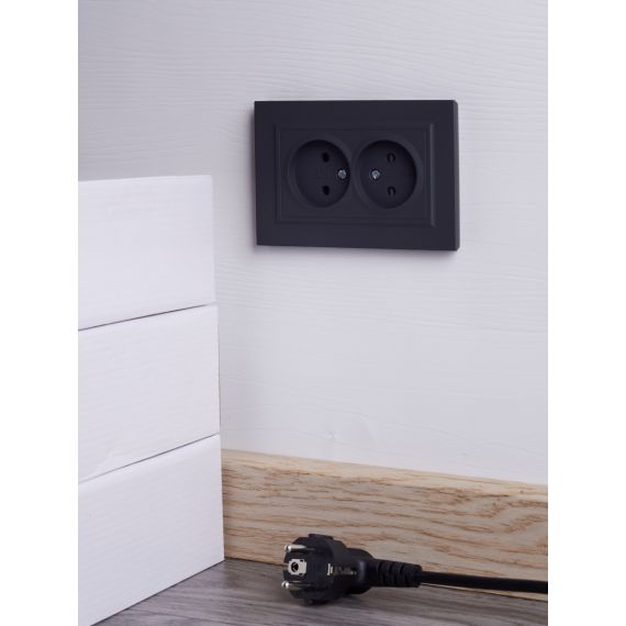 BRITE Розетка 2-местная без заземления с защитными шторками 10А в сборе РСш12-2-БрГ графит IEK