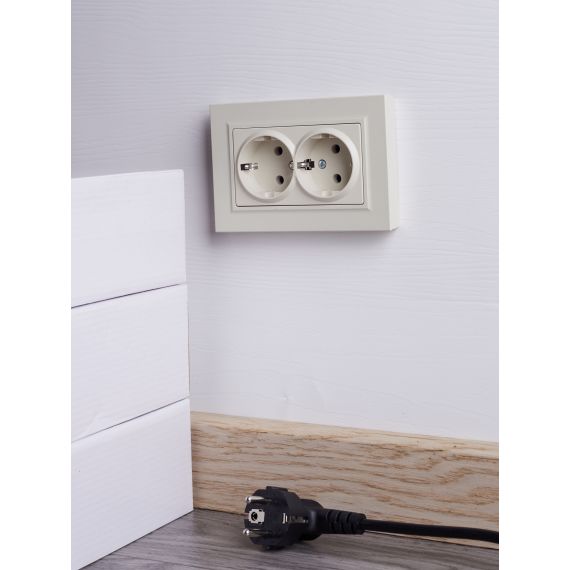 BRITE Розетка 2-местная с заземлением без защитных шторок 16А в сборе РС12-3-БрКр бежевый IEK