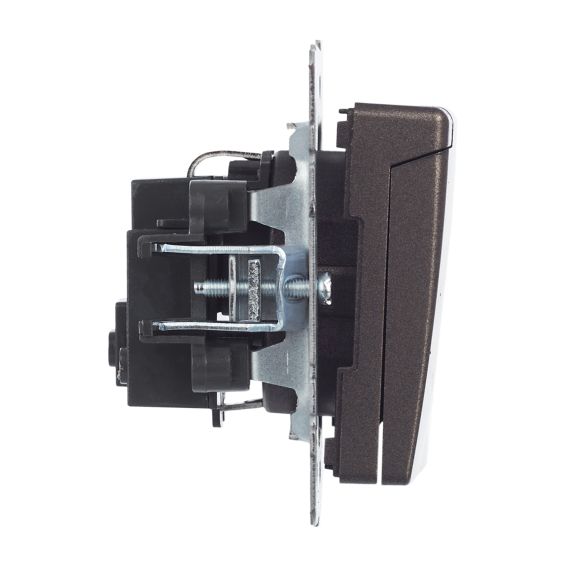 BRITE Розетка 1-местная с заземлением с защитными шторками и крышкой 16А IP20 РСбш10-3-БрТБ темная бронза IEK