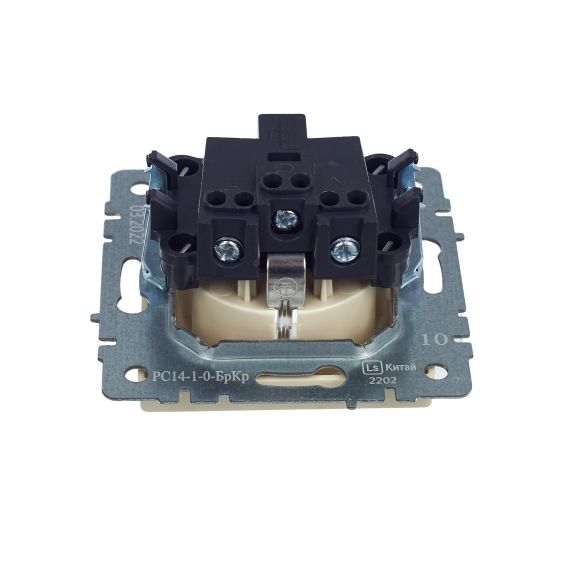 BRITE Розетка 1-местная с заземлением с защитными шторками 16А РС14-1-0-БрКр бежевый IEK