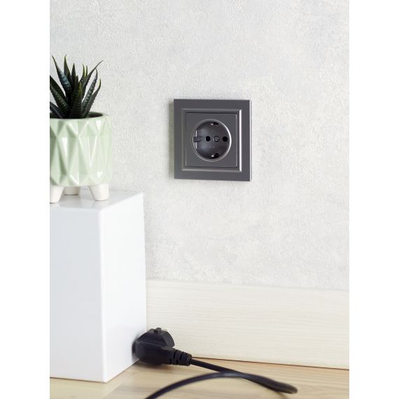 BRITE Розетка 1-местная с заземлением без защитных шторок 16А РС11-1-0-БрС сталь IEK