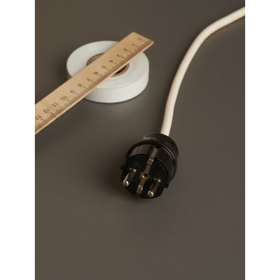 Вилка разборная прямая ВПп10-02-Ст с заземляющим контактом 16А черная IEK Вилка разборная прямая ВПп10-02-Ст с заземляющим контактом 16А черная IEK