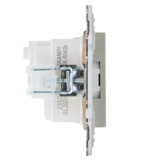 SKANDY Розетка с заземлением с защитными шторками 16А SK-R04Sh шампань IEK